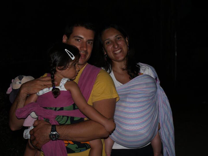Μαμά και μπαμπάς babywearers