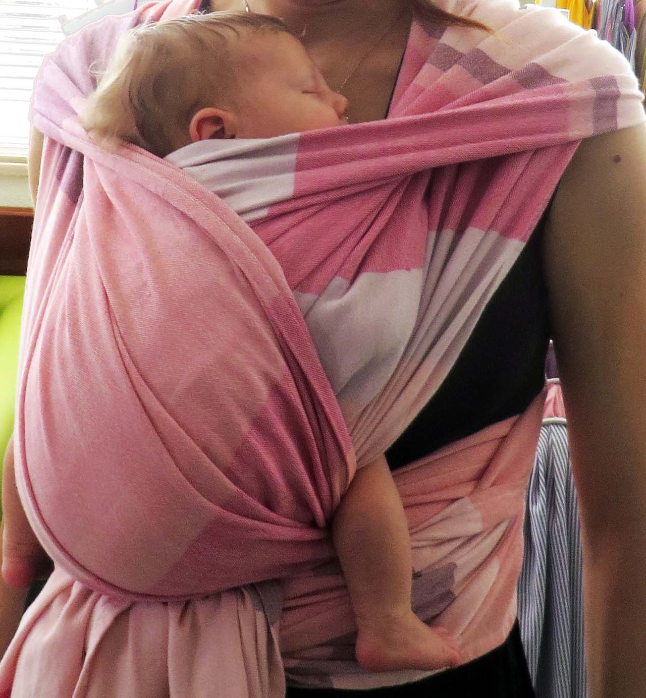 Νεογέννητο σε woven wrap