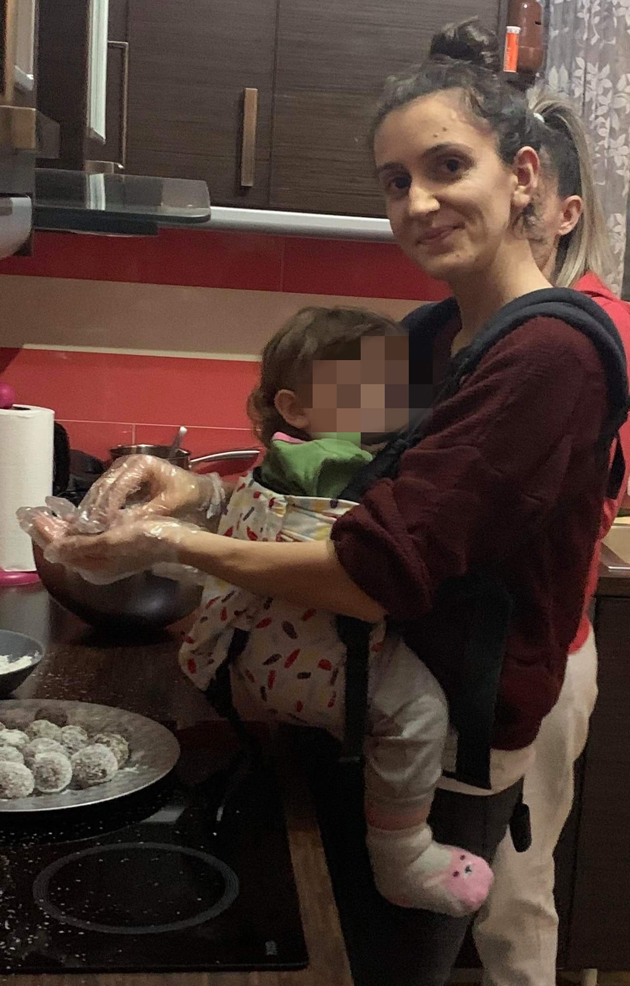 Μαγείρεμα με το μωρό σε μάρσιπο