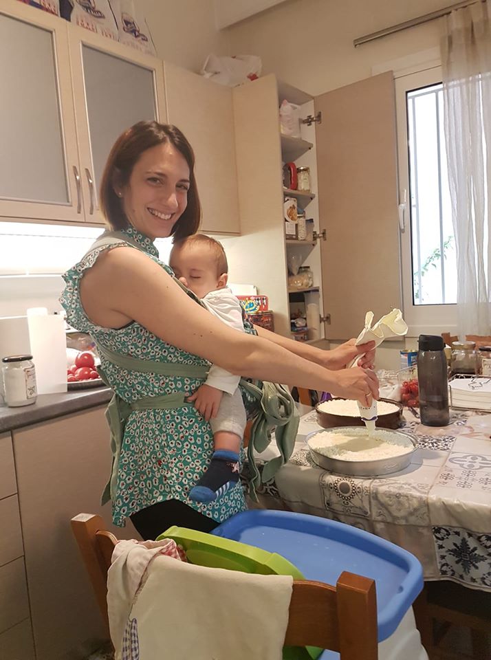Στην κουζίνα με το μωρό που κοιμάται